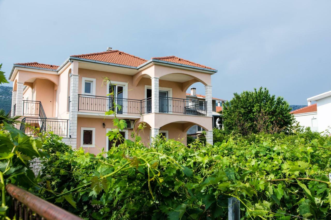 Apartman Kuzmanic Kaštela Exterior foto